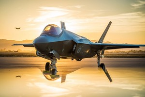 Tiêm kích F-35A hủy diễn tập vì sợ sét, vì sao Nga cười thầm? 