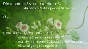 Bị mỉa mai mua nhẫn cưới rẻ tiền, cô gái đáp trả khiến nhân viên cúi đầu xin lỗi