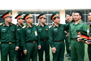 Hạ sĩ quan, chiến sĩ phải cắt tóc 3 phân, không để râu ria