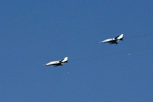 Su-27/30, Su-22 Việt Nam diễn tập tấn công mục tiêu trên biển