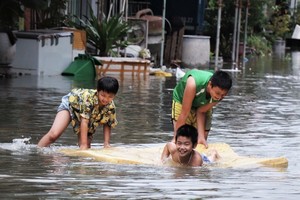 Đà Nẵng, Huế cho học sinh nghỉ học do mưa lũ