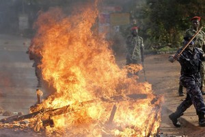 Chùm ảnh xung đột bùng phát tại Uganda