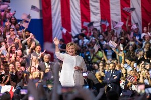 Bà Hillary Clinton chính thức trở thành ứng viên tổng thống Mỹ