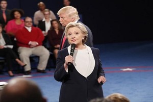 Sau tranh luận lần 2, bà Clinton dẫn trước ông Trump 8 điểm