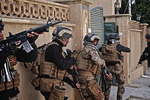 Ảnh: Lực lượng Iraq thọc sâu vào vùng ngoại ô Nam Mosul