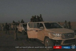 Ảnh: IS bất ngờ tấn công dữ dội quân đội Syria ở Raqqa