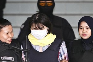 Đoàn Thị Hương bị lôi kéo trước nghi án Kim Jong Nam hai tháng