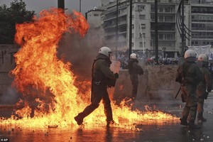 Thủ đô Hy Lạp bùng phát bạo loạn vì Macedonia