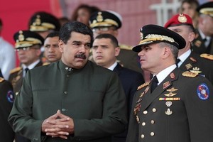 “Thế lực” nào ủng hộ Tổng thống Maduro và lãnh đạo đối lập?