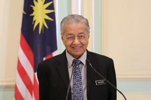 Thủ tướng Mahathir đệ đơn từ chức lên Quốc vương Malaysia