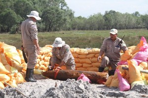 Nhiều quả bom “khủng” lộ thiên sau mưa lũ tại Quảng Trị