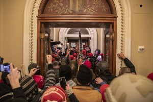 Nghị sĩ Dân chủ kiện ông Trump vì vụ tấn công Điện Capitol