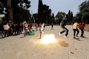 Bạo lực bùng phát tại Jerusalem sau lệnh ngừng bắn