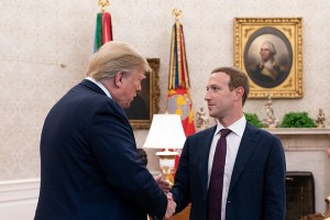 Ông Trump sẽ bị cấm dùng Facebook trong 2 năm