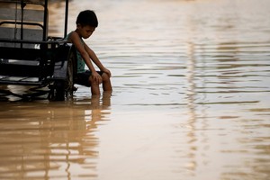 Cảnh ngập lụt nghiêm trọng ở Philippines sau bão Man-yi