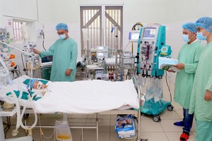 Hồi sinh bệnh nhi viêm cơ tim tối cấp sau 6 ngày chạy ECMO