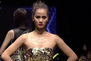 Hương Ly đăng quang Vietnam’s Next Top Model 2015