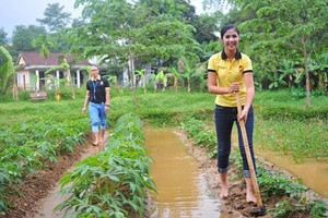 Ngọc Hân thà lên báo với việc từ thiện còn hơn scandal