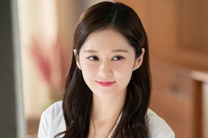 Ngắm Jang Nara, ai cũng “ngã ngửa” khi biết tuổi thật