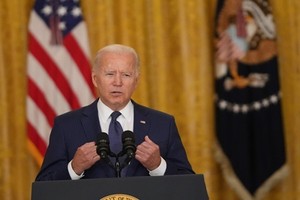 Ông Biden thề truy lùng nhóm gây ra vụ đánh bom ở sân bay Kabul