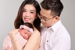 Á hậu Thúy An lần đầu khoe ảnh con gái 