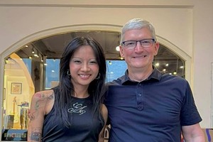 Rapper Suboi khoe ảnh gặp CEO Apple - Tim Cook