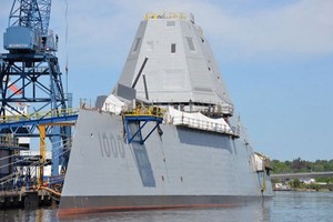 Siêu hạm DDG-1000 Zumwalt chưa biên chế đã gỉ sét