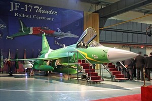 Khó xác định ai đã mua tiêm kích siêu rẻ JF-17