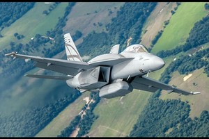 Lộ diện biến thể tiêm kích Super Hornet sánh ngang F-35