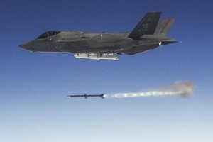 Australia nhận F-35 giữa nghi ngờ về chi phí và hiệu quả