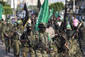 Tổ chức Hamas mạnh cỡ nào mà dám “bắn phá” Israel?