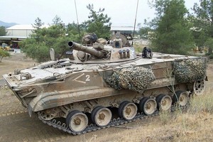 Soi "nữ hoàng bộ binh" BMP-3 phá sân bay khiến vạn người phát khiếp