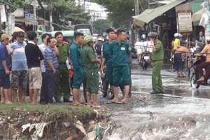 Bão số 9 cuốn trôi 1 thanh niên, đến nay vẫn mất tích