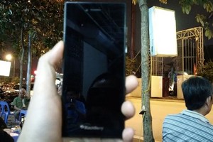 Lộ hình ảnh BlackBerry Leap ở Hà Nội