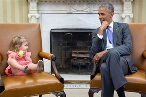 Khoảnh khắc đẹp nhất của Tổng thống Obama năm 2016