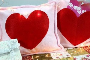 Cách làm gối trái tim tặng người yêu ngày Valentine