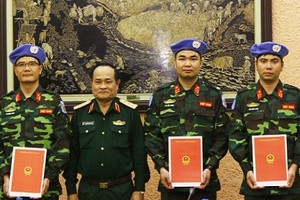 3 sĩ quan Việt Nam sang Trung Phi làm nhiệm vụ 