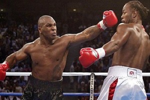 Cú đấm “như súng bắn” của Mike Tyson