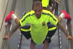 Video: Những tình huống hài hước của Dani Alves