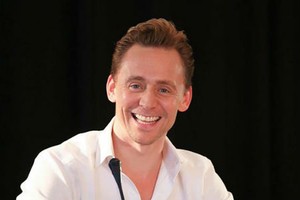 Rụng tim trước vẻ đẹp trai của tài tử Tom Hiddleston