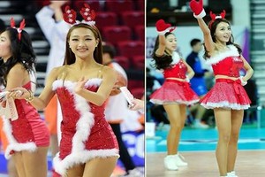 Gái xinh Hàn Quốc diện đồ Noel sexy chết người