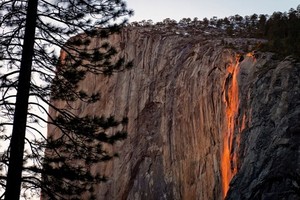 Kỳ thú thác lửa hình đuôi ngựa của Yosemite 