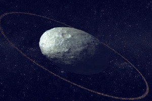 Phát hiện bất ngờ quanh hành tinh lùn Haumea