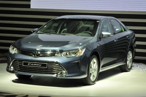 Toyota Camry 2015 “chào sân” Việt Nam