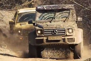 Mercedes G500 4x4² “nghịch đất” cùng Hennessey Velociraptor