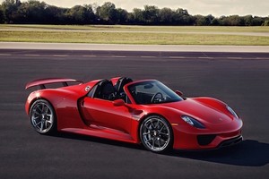 Porsche 918 Spyder quyến rũ trong “màu cờ sắc áo” Ferrari