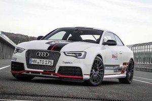 Audi máy dầu đánh bại hàng loạt siêu xe trên đường đua