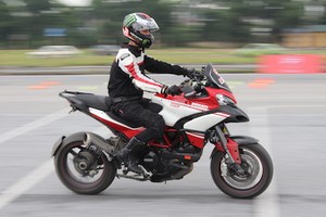 Luyện tập kỹ năng gì tại Ducati Riding Experience 2015?