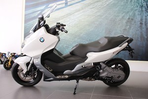 Soi siêu xe tay ga thể thao BMW C600 Sport tại Hà Nội