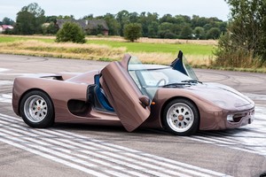 Soi bản thử nghiệm siêu xe đầu tiên của Koenigsegg